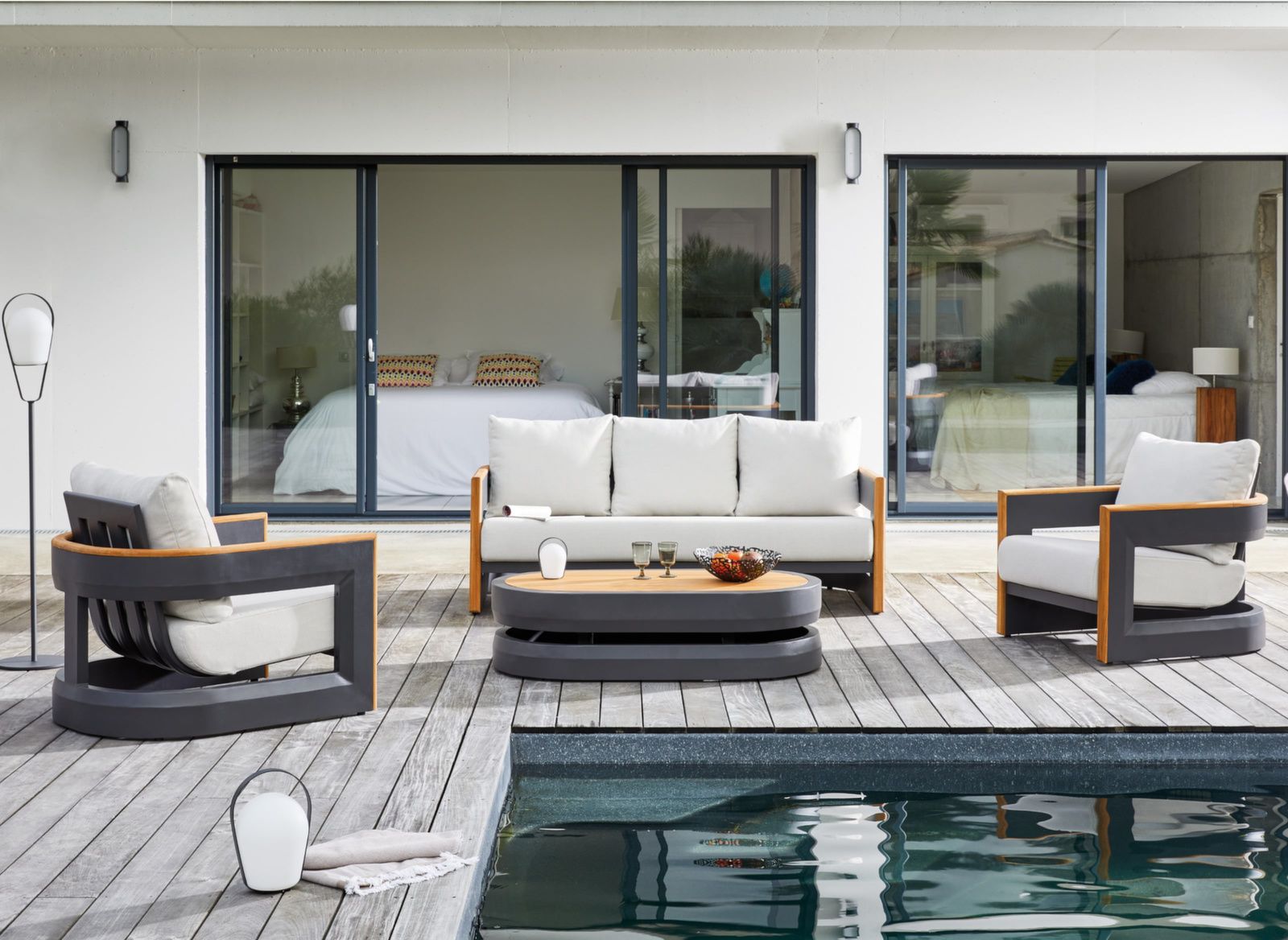 Salon de jardin Cognac en aluminium et teck