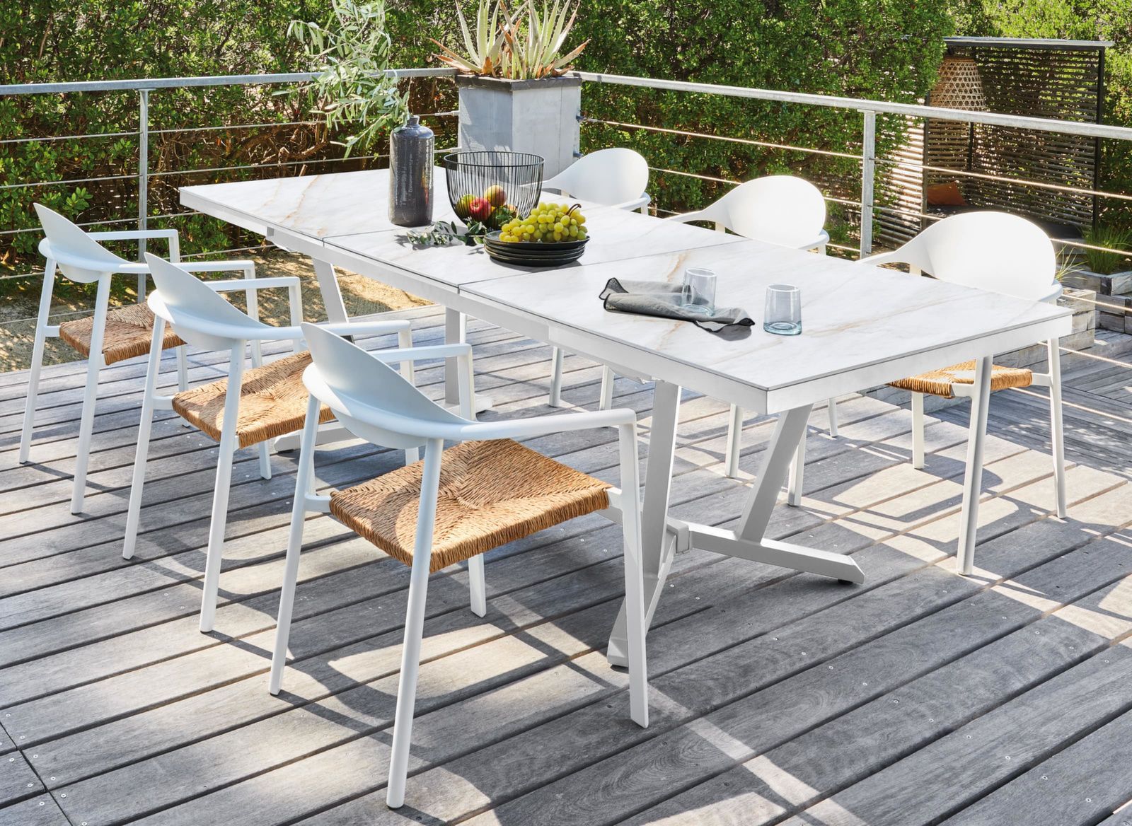 Terrasse aménagée avec un salon de jardin