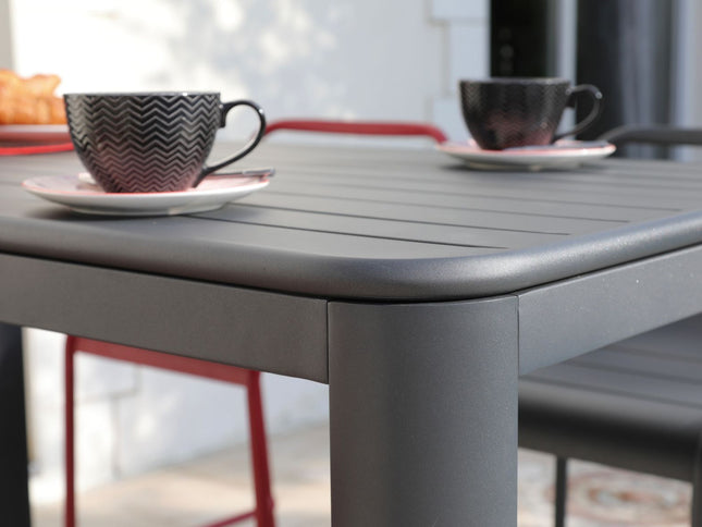 Table de jardin extensible EOS – Une solution gain de place au design épuré